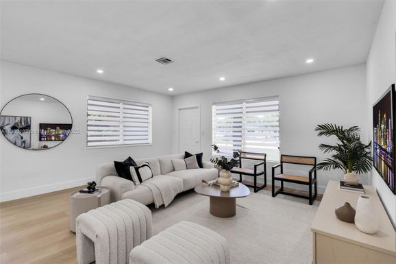 515 NW 30th Ter, Fort Lauderdale FL 33311