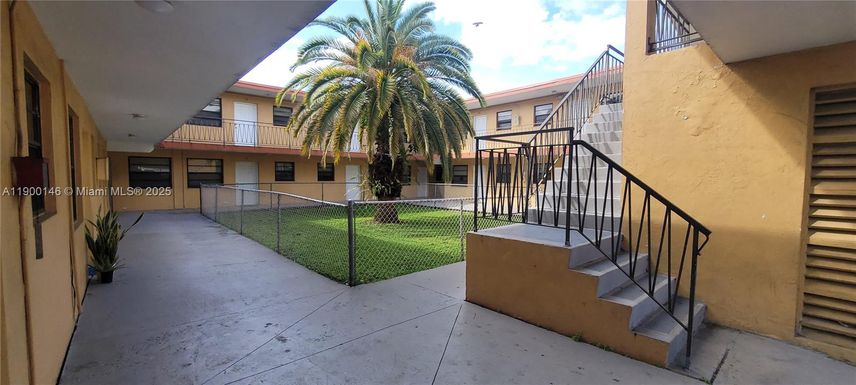 34 E 21st St # 21, Hialeah FL 33010