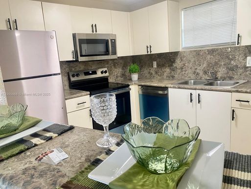 4235 N University Dr # 310, Sunrise FL 33351