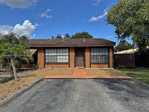 1971 Seagrape Ave, Pembroke Pines FL 33026