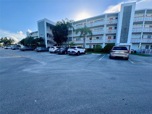 1011 Westbury F # 1011, Deerfield Beach FL 33442