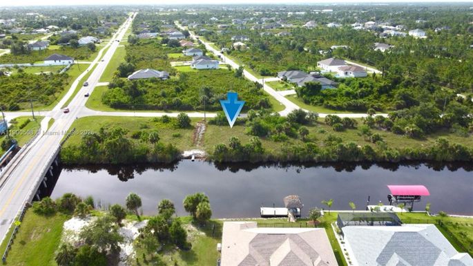 8584 Santa Cruz Dr, Port Charlotte FL 33981