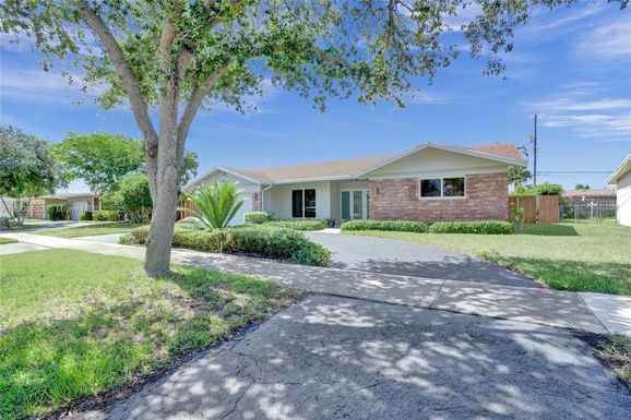 2031 NE 62nd St, Fort Lauderdale FL 33308