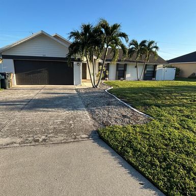 609 SE 2nd TR, Cape Coral FL 33990