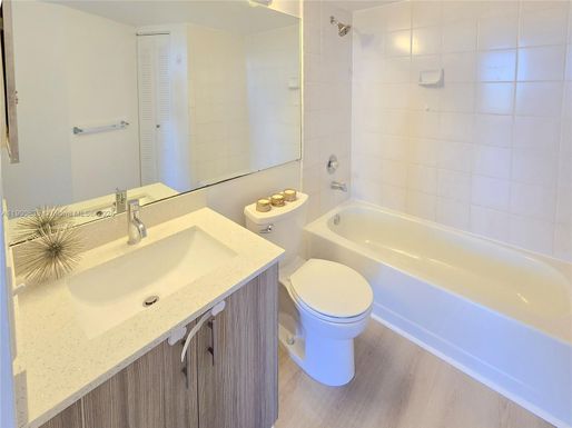 3300 NE 192nd St # 709, Aventura FL 33180