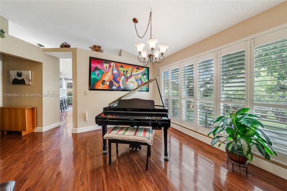 18411 NW 18th St, Pembroke Pines FL 33029