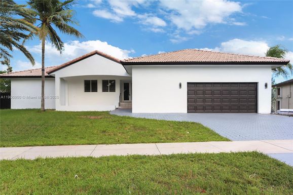 19851 SW 79th Ave, Cutler Bay FL 33189