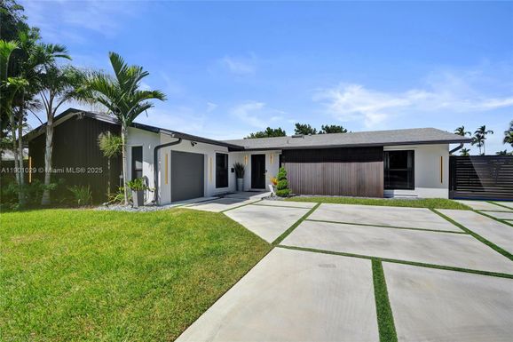 9371 SW 185th Ter, Cutler Bay FL 33157