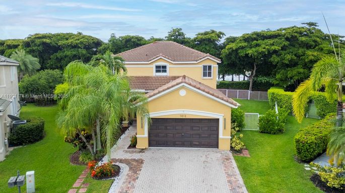 1012 Tupelo Way, Weston FL 33327