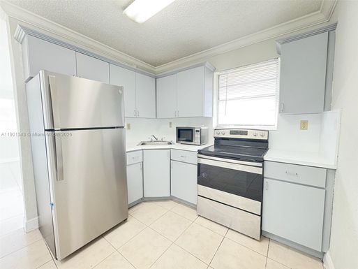 16118 NE 21st Ave # 14, North Miami Beach FL 33162