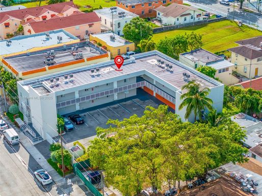 750 SW 2nd St, Miami FL 33130