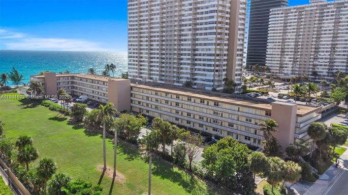 1936 S Ocean Dr # 10B, Hallandale Beach FL 33009