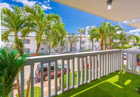 7620 Carlyle Ave # 205, Miami Beach FL 33141