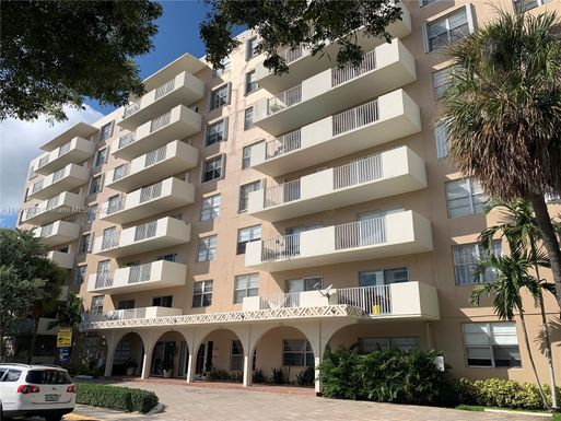 1455 N Treasure Dr # 2M, North Bay Village FL 33141