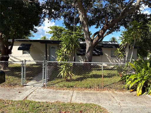 1741 NE 52nd St, Pompano Beach FL 33064