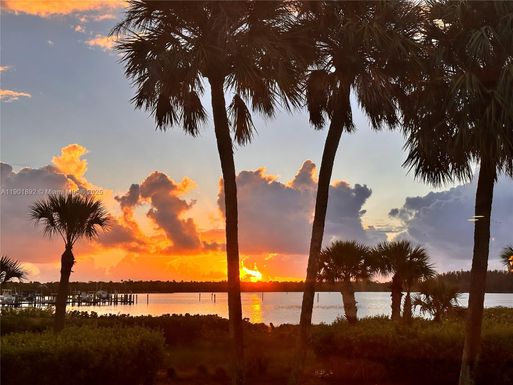 6102 SE Landing Way # 2, Stuart FL 34997