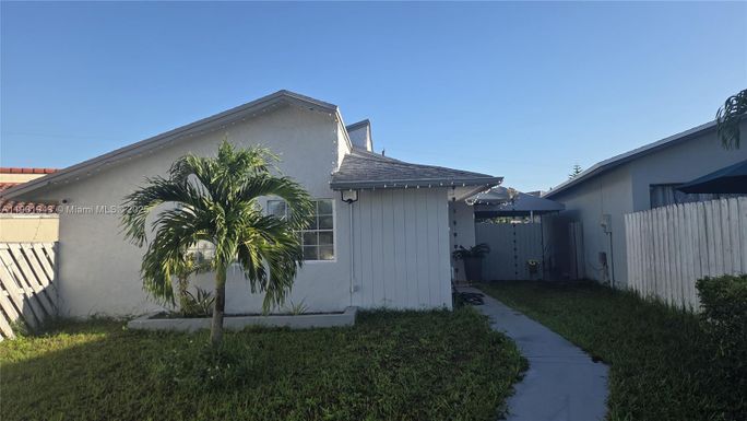 11031 SW 142nd Pl, Miami FL 33186