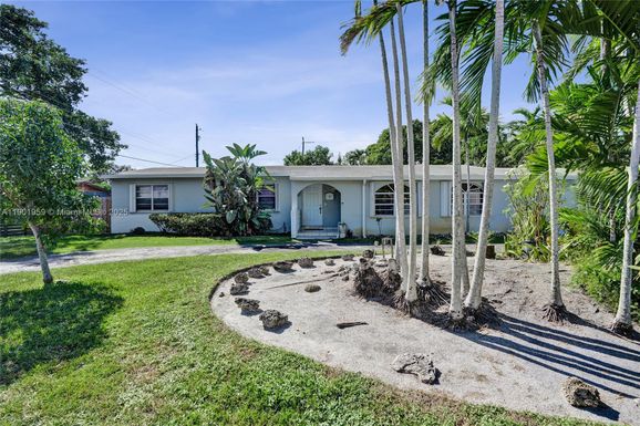 6300 SW 62nd Pl, South Miami FL 33143