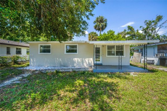 536 Ruth St, Other City - In The State Of Florida FL 32114