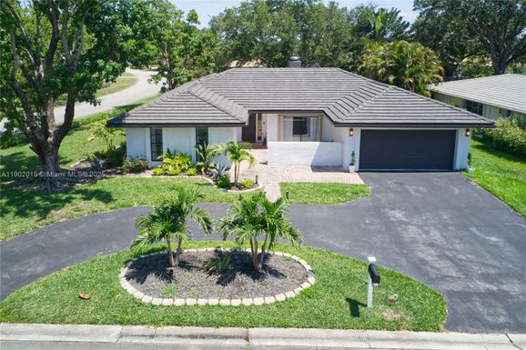 10395 NW 42nd Dr, Coral Springs FL 33065