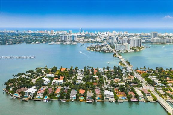 301 W Rivo Alto Dr, Miami Beach FL 33139