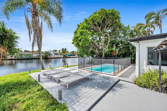 1040 NW 30th Ct, Wilton Manors FL 33311