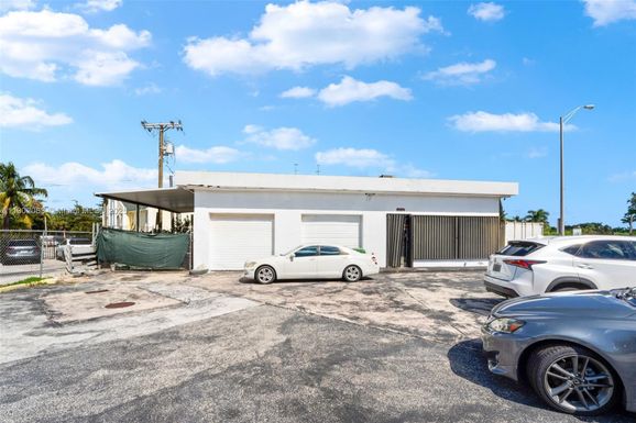 11815 NE 2nd Ave, Miami FL 33161