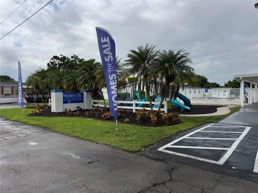 575 SW 131st Ave, Davie FL 33325