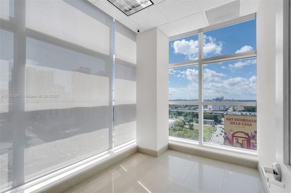 175 SW 7th St # 1212, Miami FL 33130