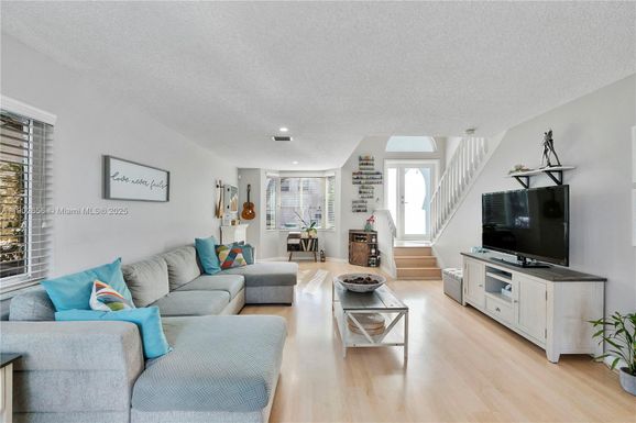 236 NW 118th Dr, Coral Springs FL 33071