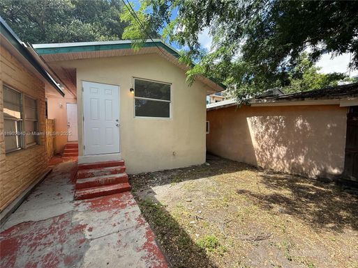 906 SW 14th Ave # 908, Miami FL 33135