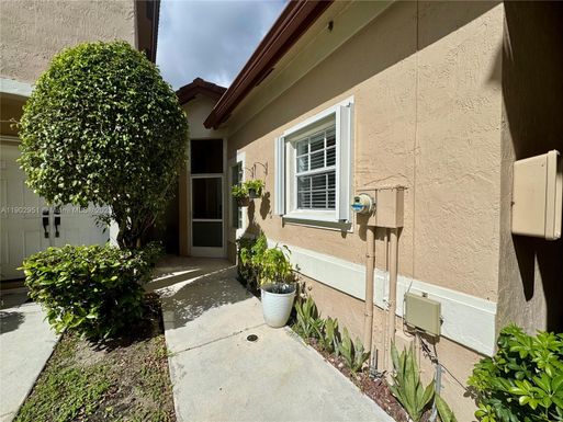 16137 Emerald Cove Rd # 0, Weston FL 33331