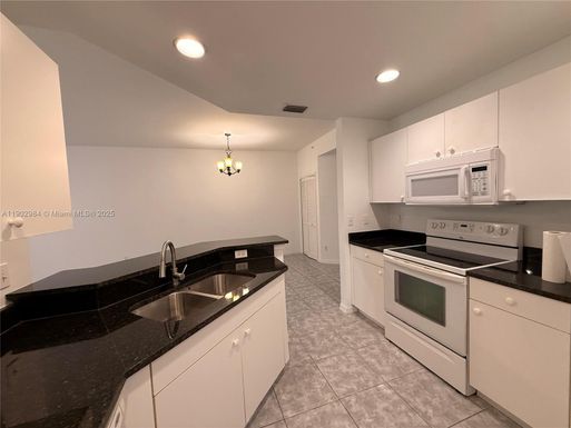 3602 SKYLINE BLVD # 104, Cape Coral FL 33914