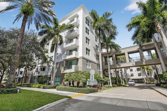 2421 NE 65th St # 508, Fort Lauderdale FL 33308