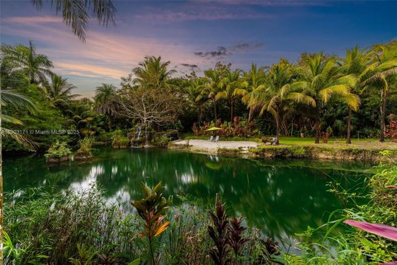 15000 SW 200th St, Miami FL 33187