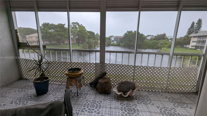 2850 Forest Hills Blvd # 204, Coral Springs FL 33065