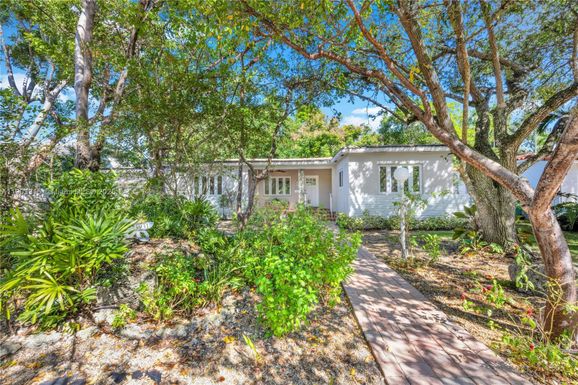 5931 SW 50th St, Miami FL 33155