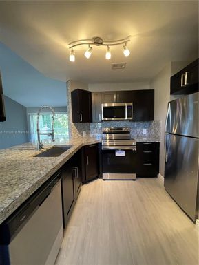 3429 NW 44th St # 203, Oakland Park FL 33309