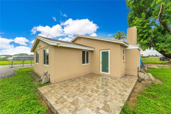 20040 SW 248th St, Homestead FL 33031