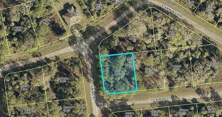 676 KODAK ST, Lehigh Acres FL 33972