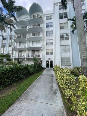 494 NW 165th St Rd # 105, Miami FL 33169