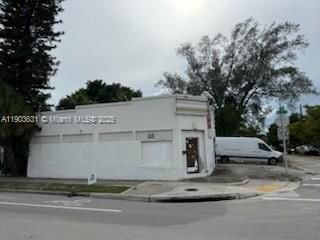11628 NW 7th Ave, Miami FL 33168