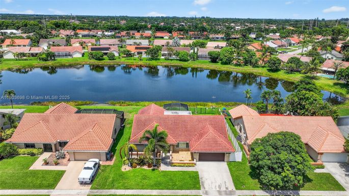 9505 Majestic Way, Boynton Beach FL 33437