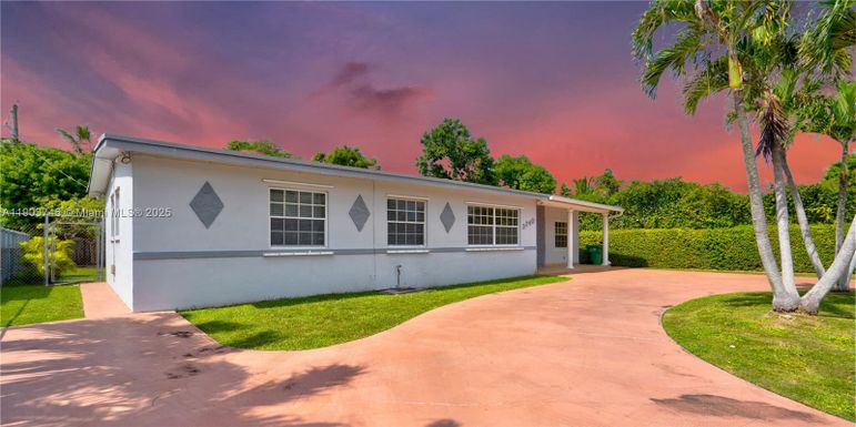 3240 SW 104th Ave, Miami FL 33165