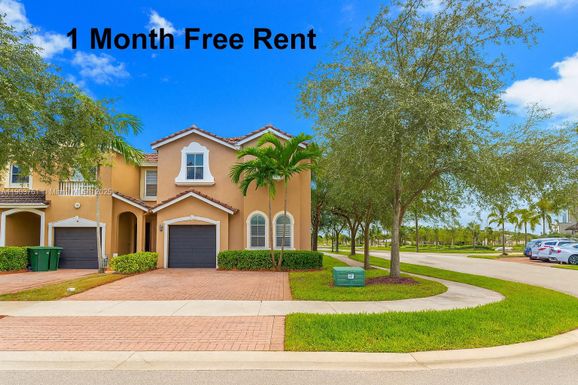 2417 SE 14th St, Homestead FL 33035