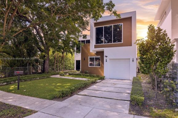 1816 SW 23rd St, Miami FL 33145