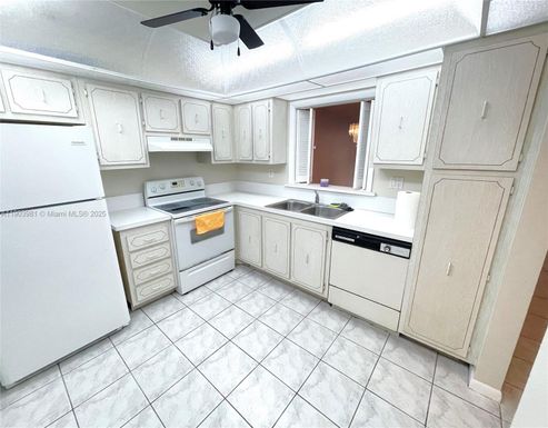 403 NW 68th Ave # 104, Plantation FL 33317