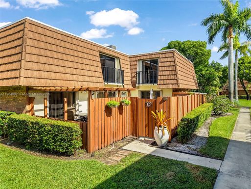 9109 C SW 20th St, Davie FL 33324