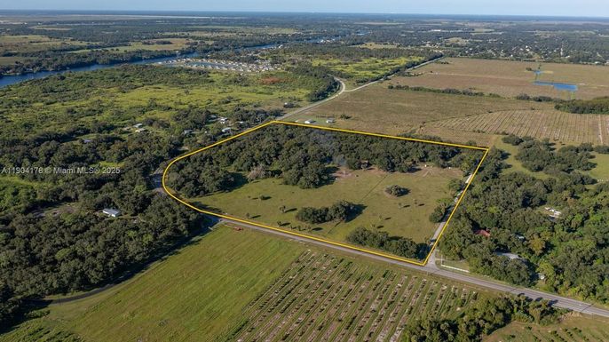 2358 CR 78, Other City - In The State Of Florida FL 33935