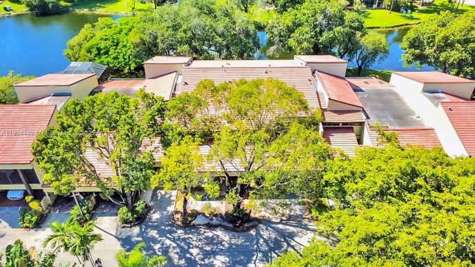 3831 Estepona Ave # 2, Doral FL 33178